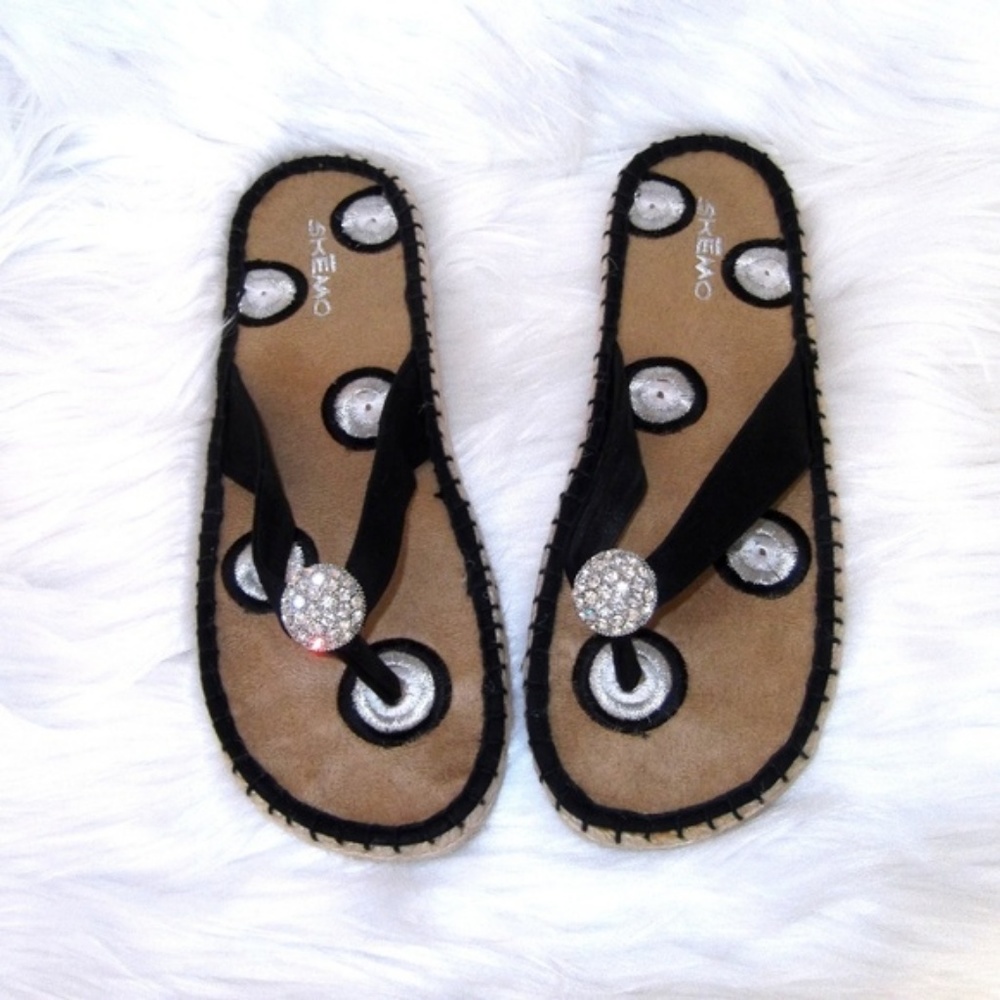 Skemo Black and Silver Sandals
